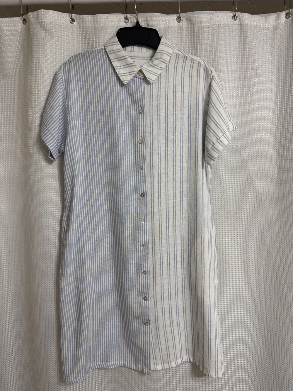 EUC C & C California’s short sleeve mixed strip shirt dress. Size S/P